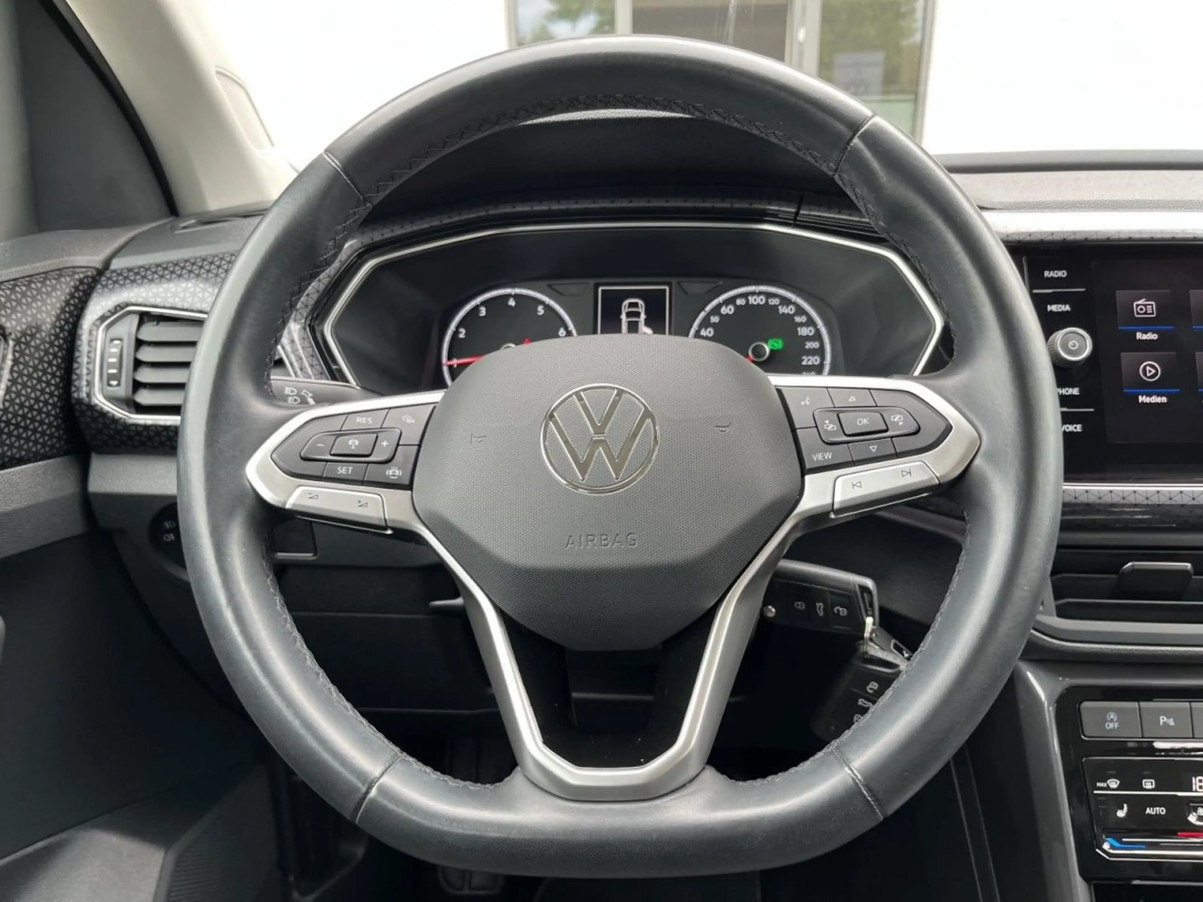 Volkswagen T-Cross 1,0 TSI Style (LED+RearView+ACC) — photo 14