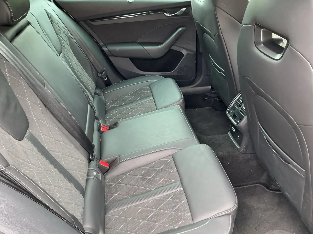 Skoda Octavia Combi 1.4TSI iV RS MATRIX+NAV+SHZ+ACC, миниатюра 16