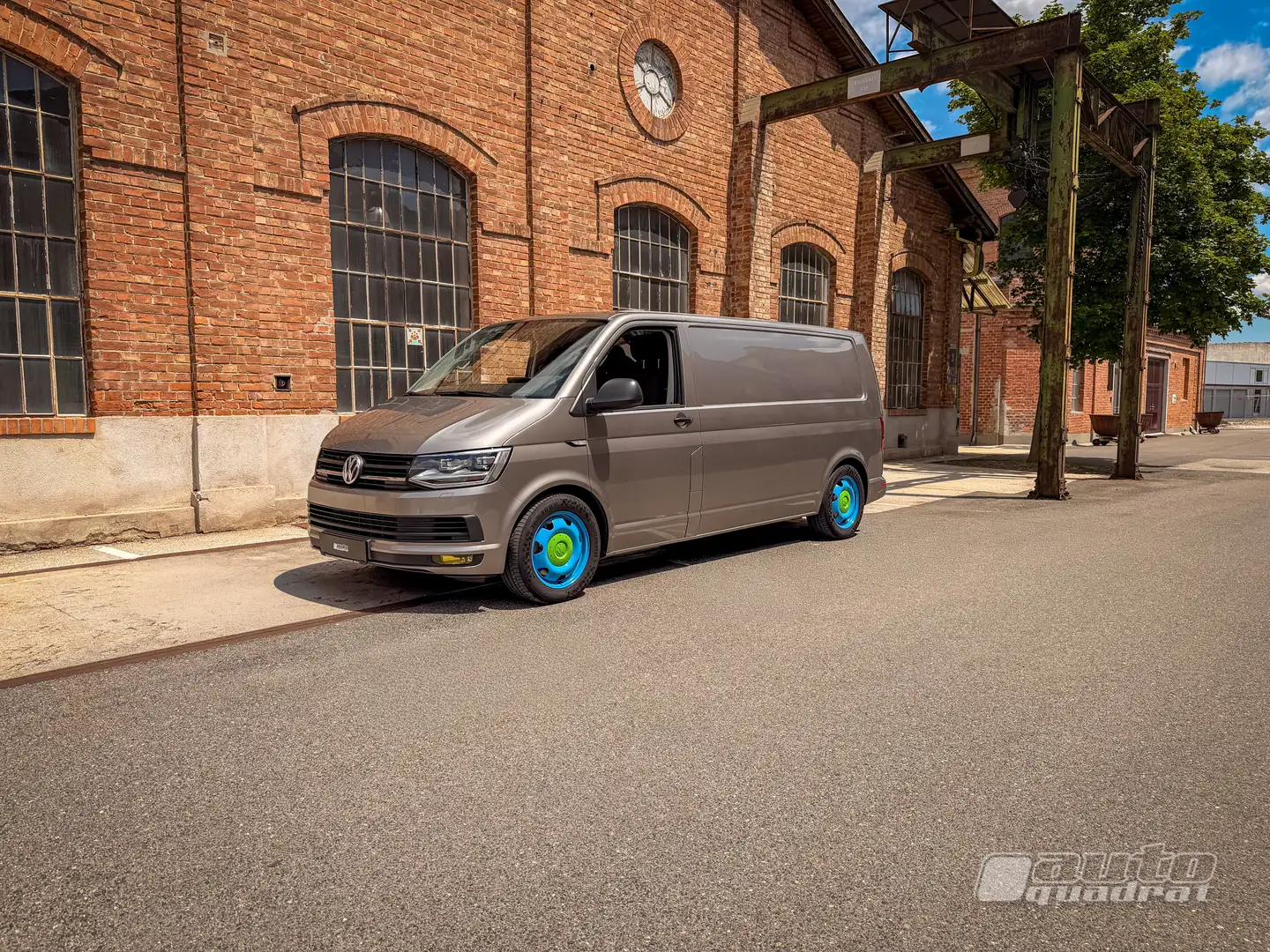 Volkswagen T6 Transporter DSG - 1. Besitz - Standheizung - langer Radstand Beige - 1