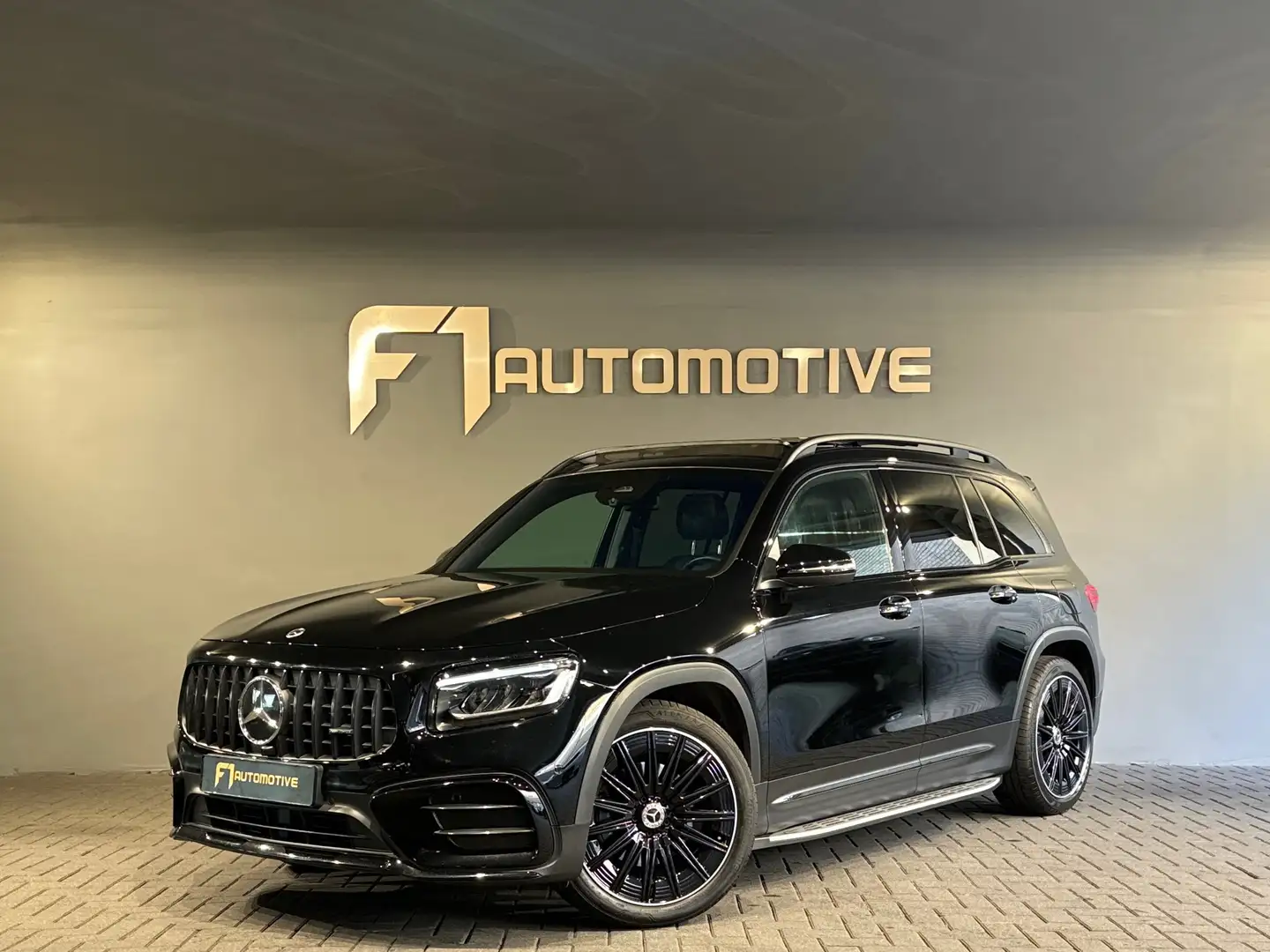 Mercedes-Benz GLB 200 AMG 7p Pano|Sfeer|Trekhaak|Night|GLB35 Zwart - 1