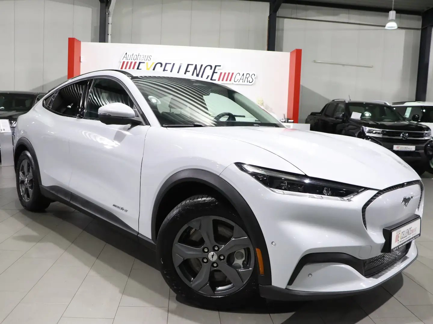 Ford Mustang Mach-E VIRTUAL+360°+NAVI+ / AHK Blanc - 2