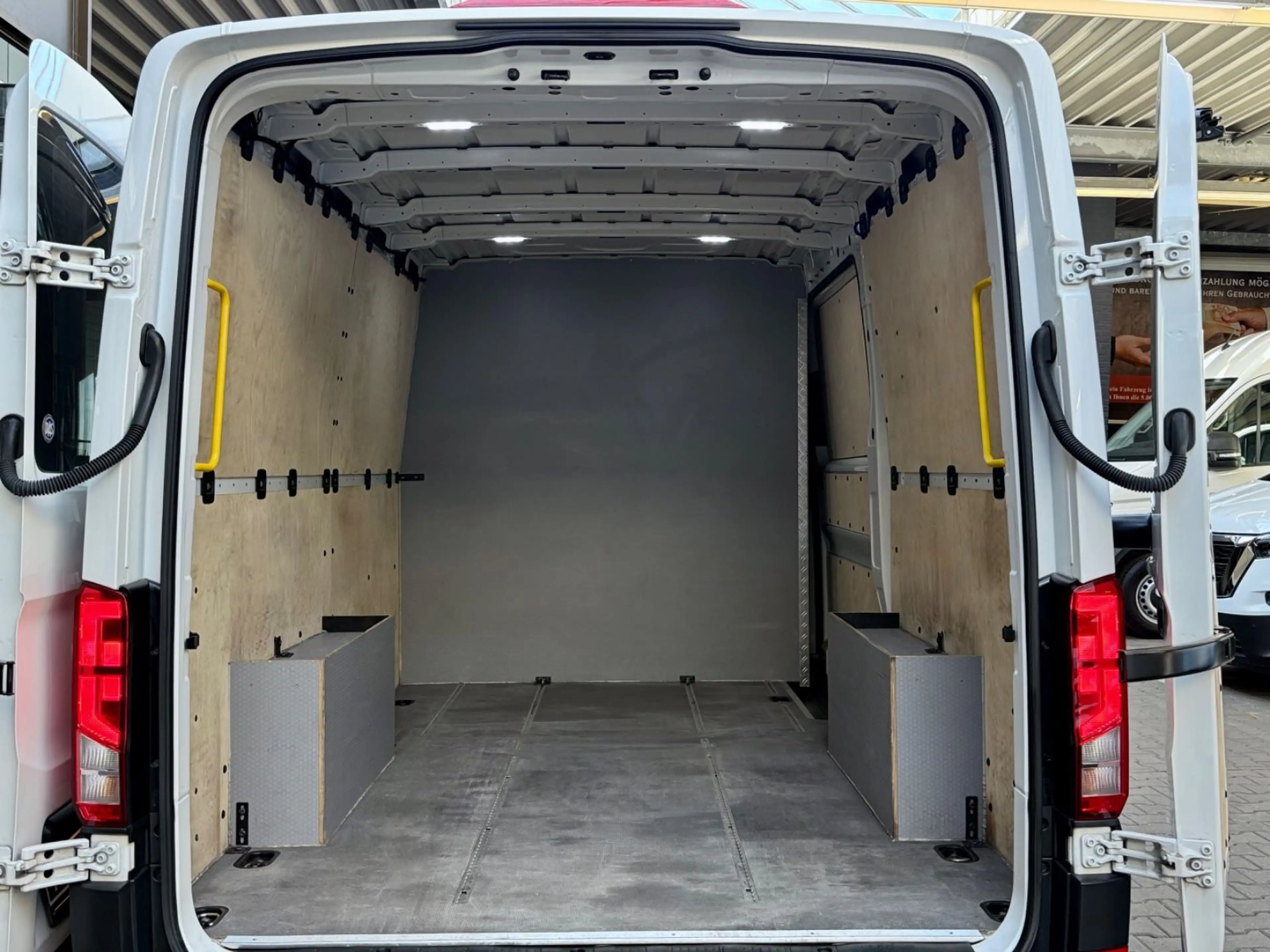 Volkswagen Crafter 2.0 TDI L3H2 AUTOMATIK STANDHZG LED NAVI — photo 9