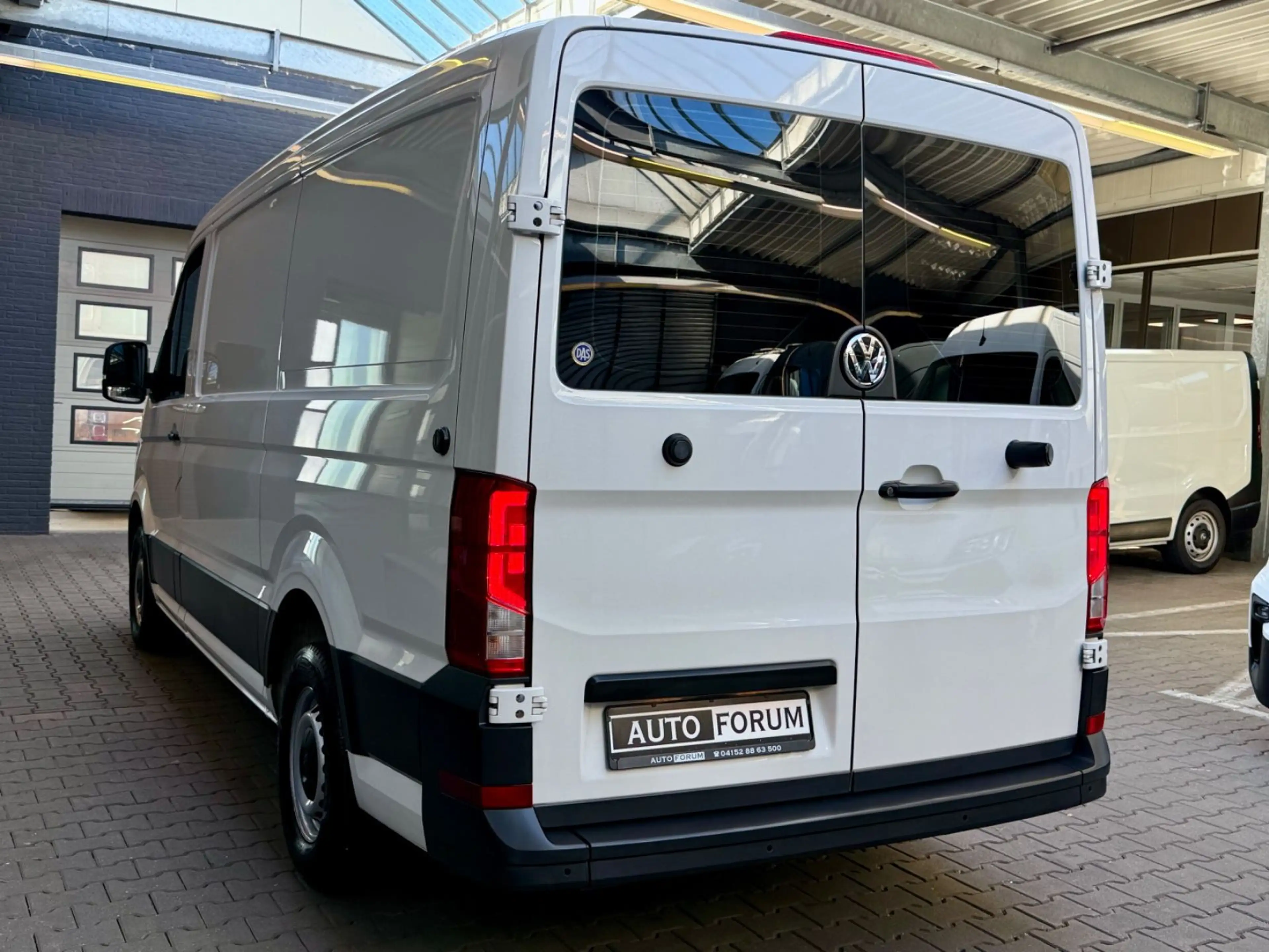 Volkswagen Crafter 2.0 TDI L3H2 AUTOMATIK STANDHZG LED NAVI — photo 6