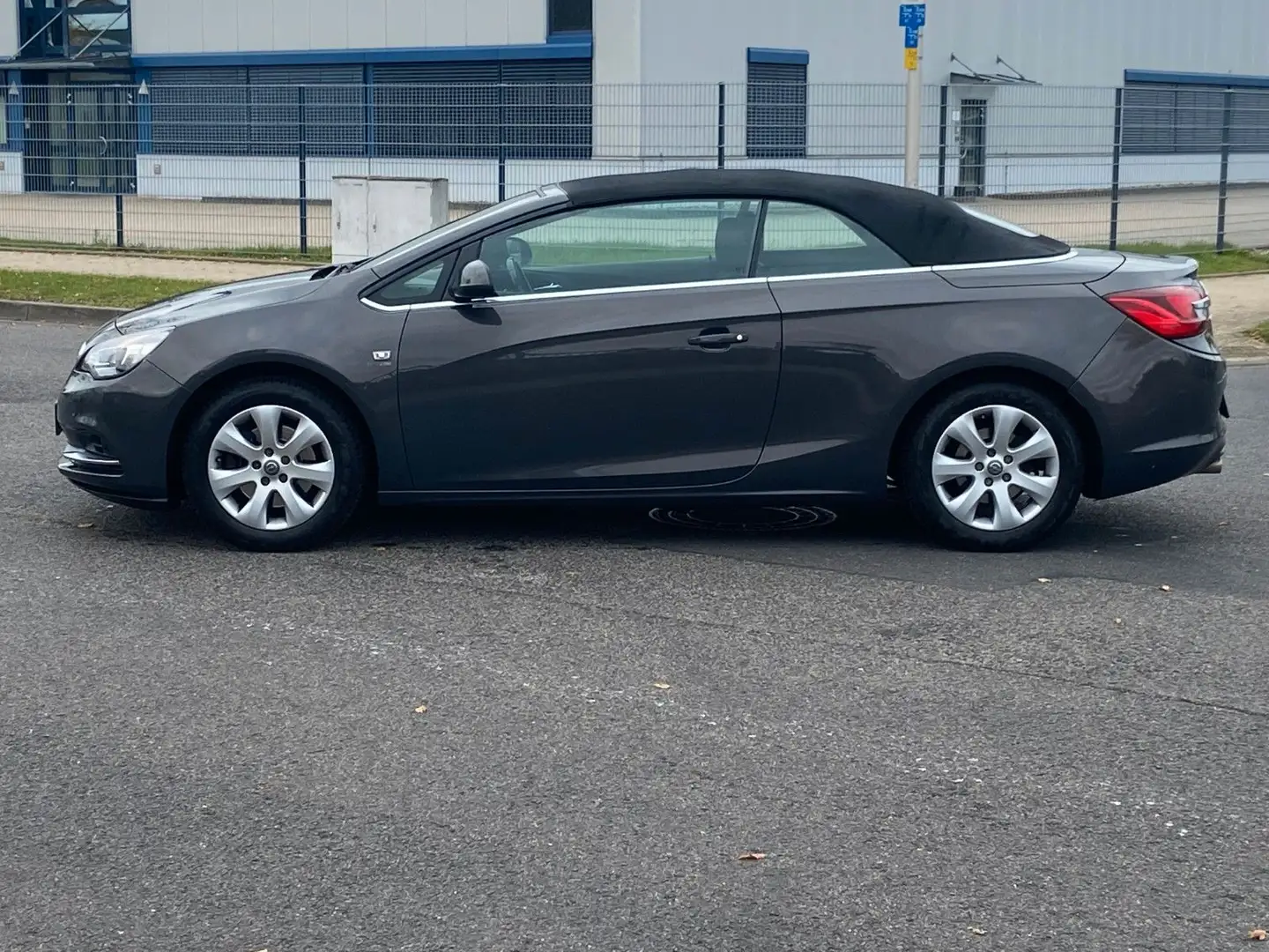 Opel Cascada Edition*Klima*Tempo*PDC*SHZ* Gris - 2