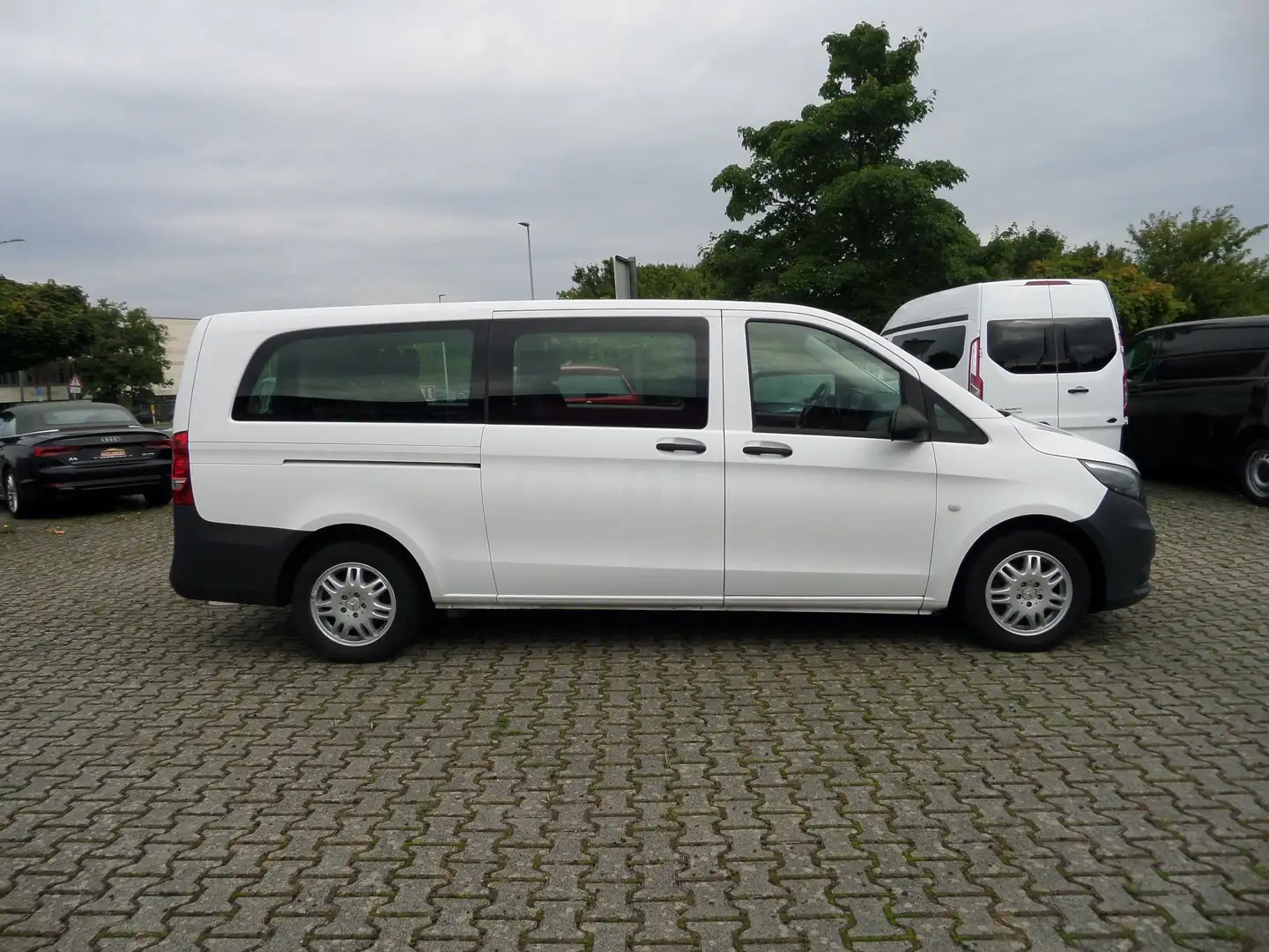 Mercedes-Benz Vito 116 CDI Tourer Pro+extralang+Klima+Tempo+8-Sitzer Weiß - 1