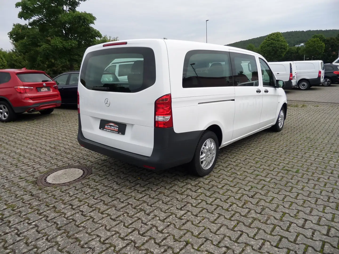 Mercedes-Benz Vito 116 CDI Tourer Pro+extralang+Klima+Tempo+8-Sitzer Weiß - 2