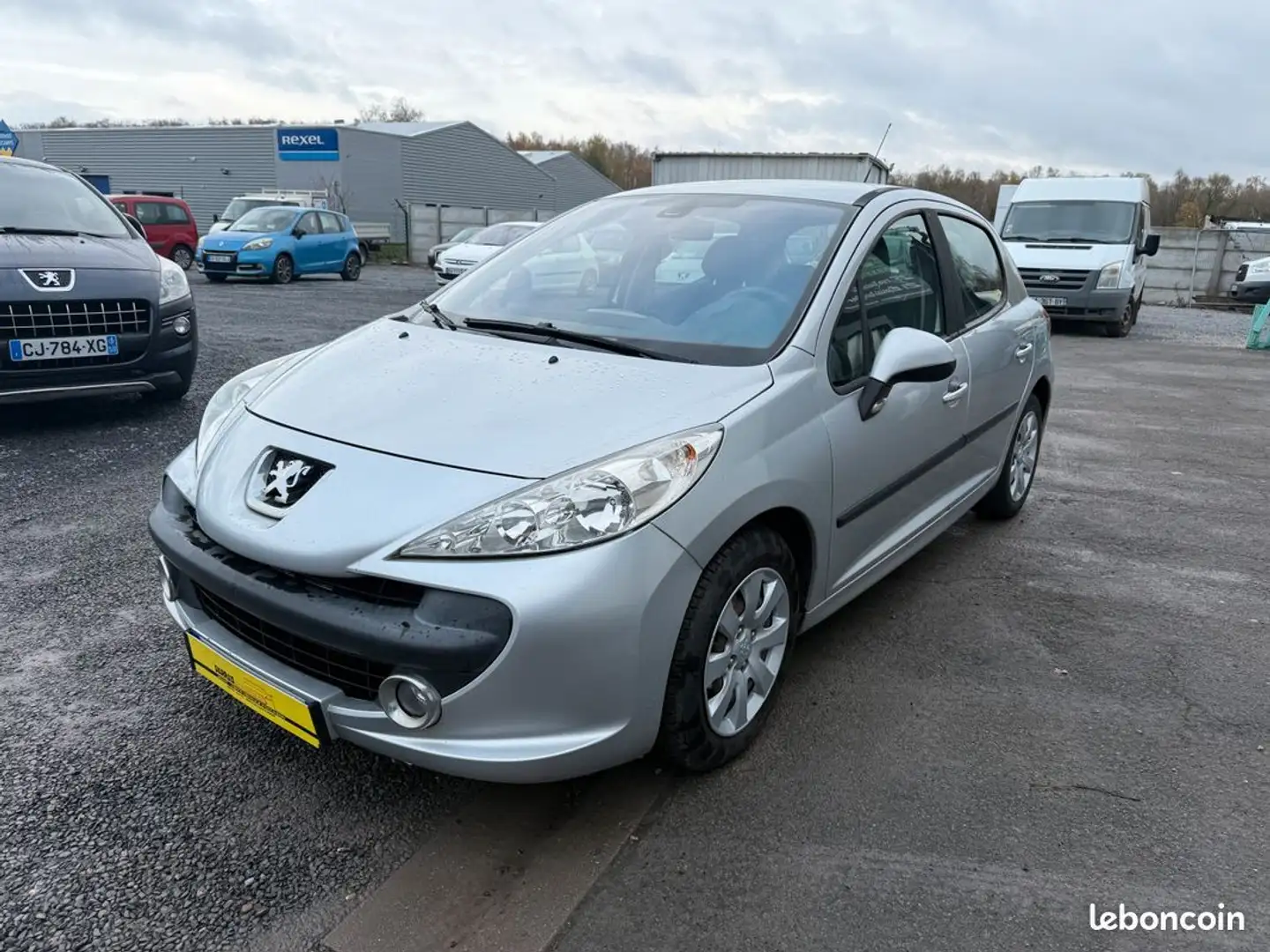 Peugeot 207 1l6 HDI 90 chx « Premium Pack » Gris - 2