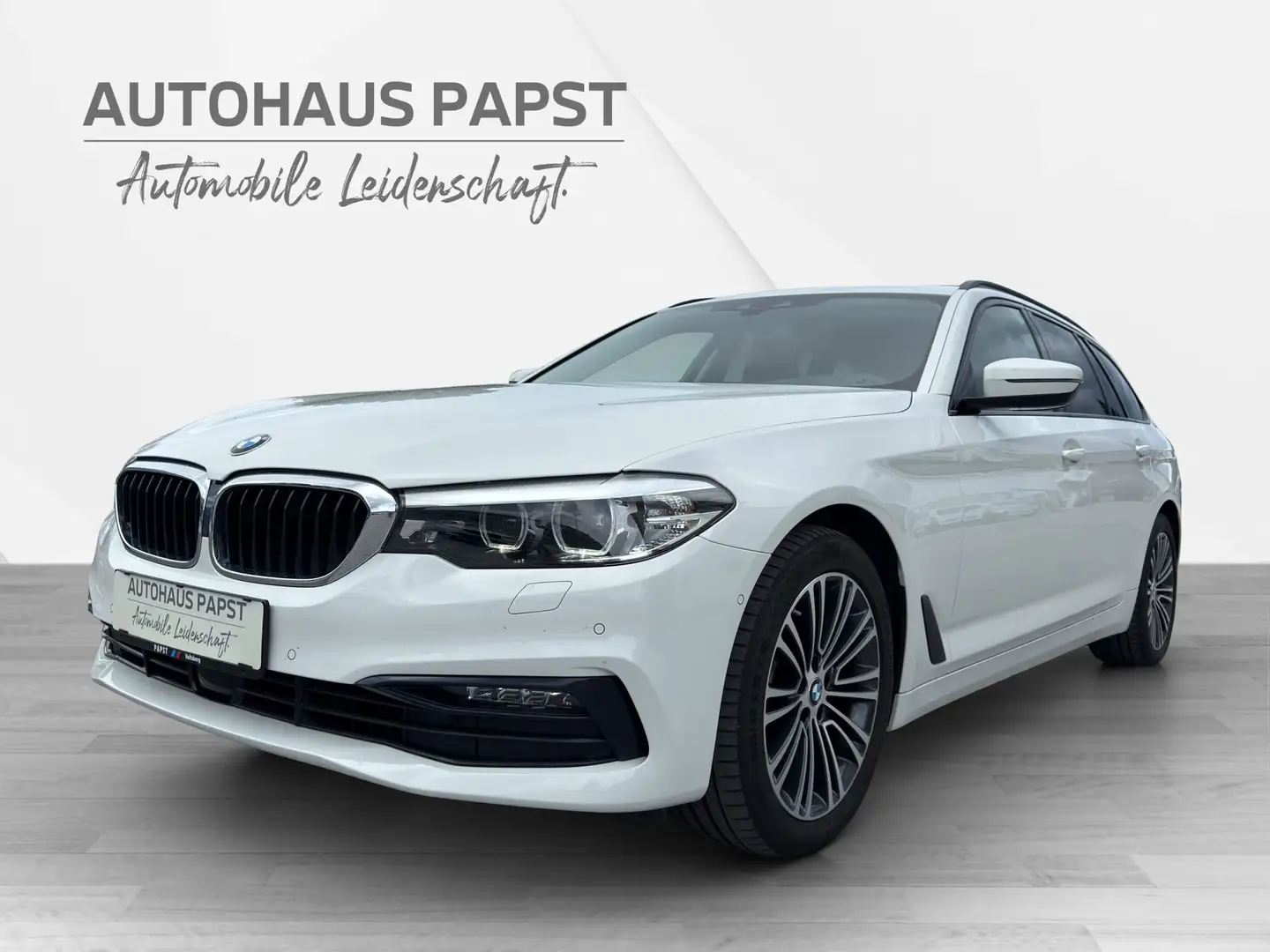 BMW 520 ** ALLRAD ** SPORT LINE ** ABSTANDSTEMPOMAT / AHK Blanc - 1