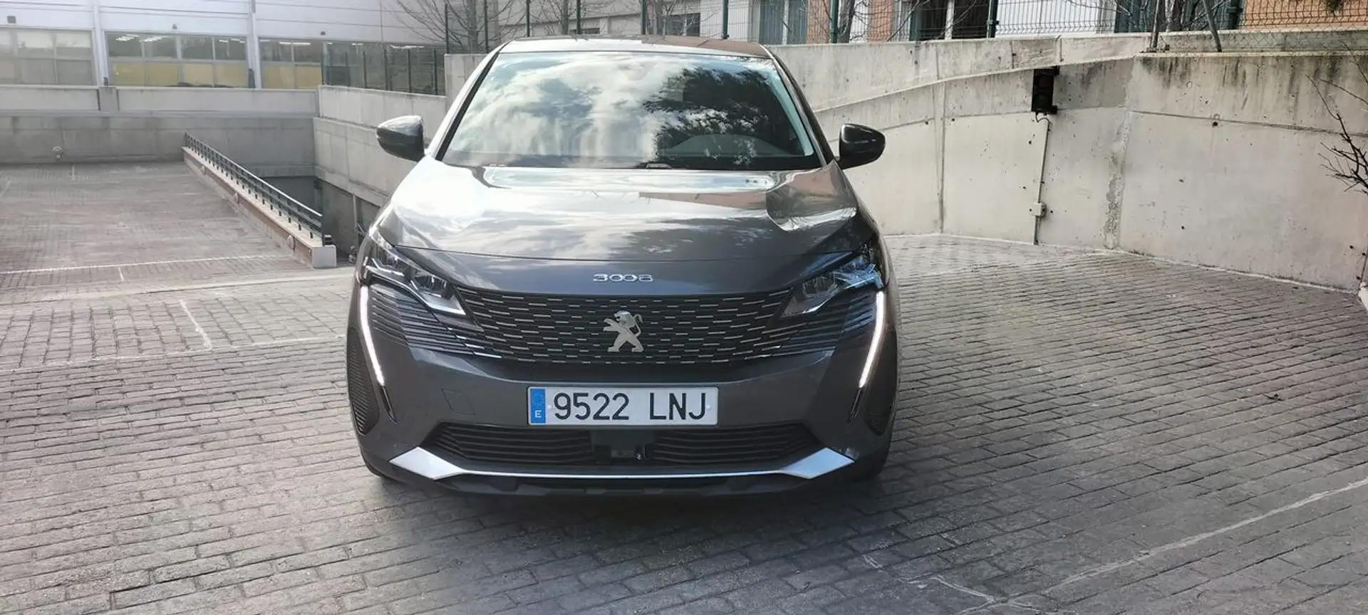 Peugeot 3008 Hybrid 1.6 e-EAT8 ALLURE Gris - 2
