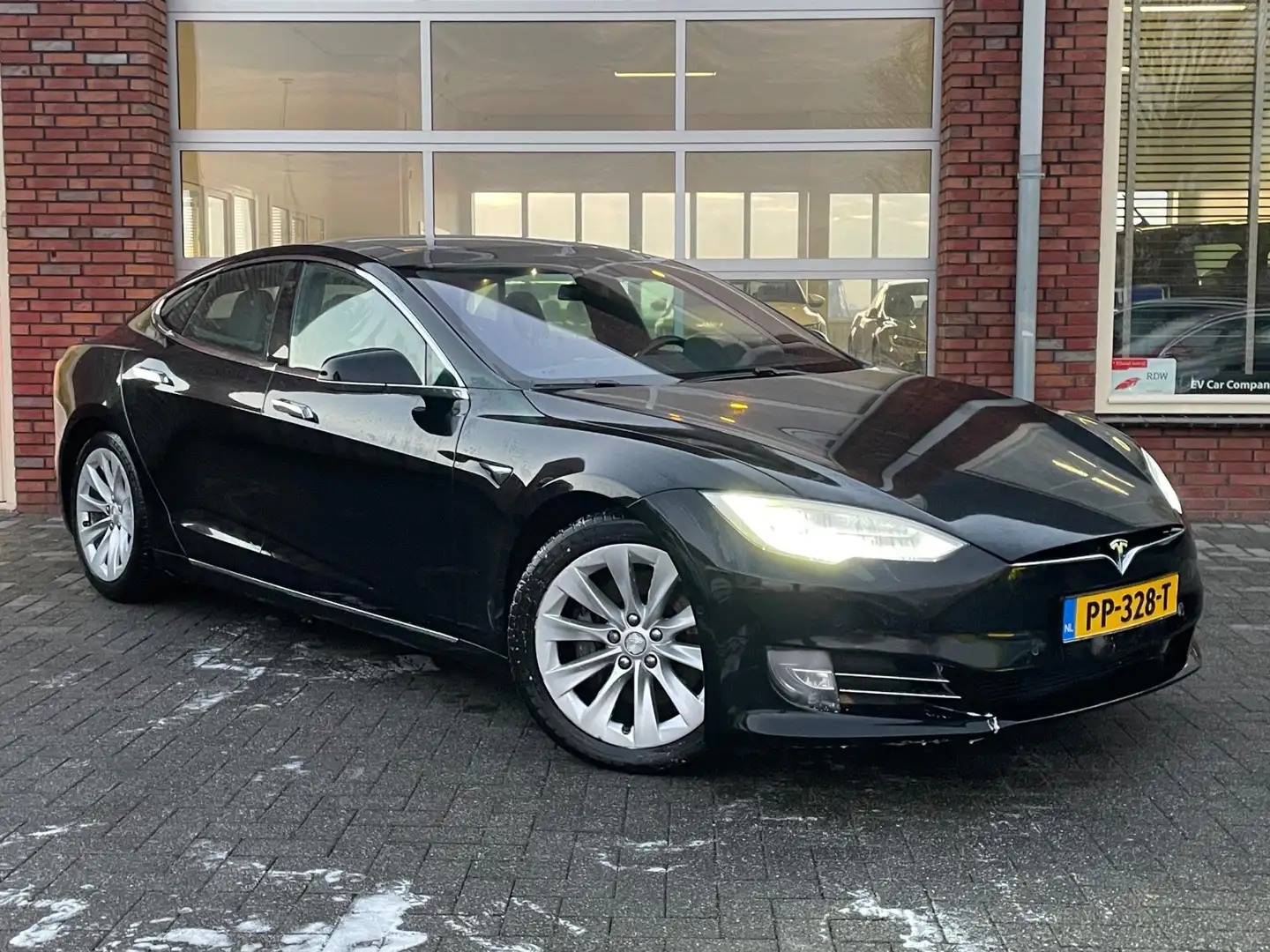 Tesla Model S 90D Base | SOH 86% | Full Self Driving €7500,- | P Zwart - 2