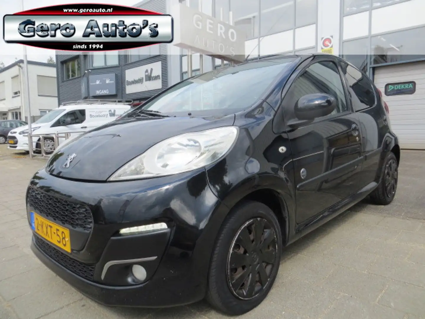 Peugeot 107 1.0 Envy 5 deurs airco ,cv ,elec ramen led Zwart - 1