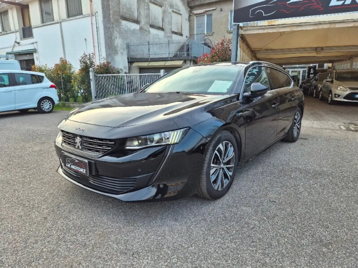 Peugeot 508 508 Plug-in Hybrid 225 e-EAT8 SW Allure Schwarz - 2