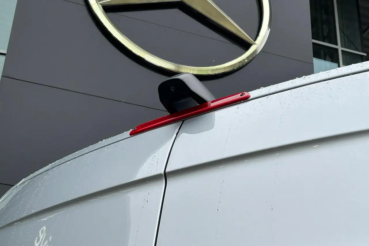Mercedes-Benz 320 2026 — фото 6