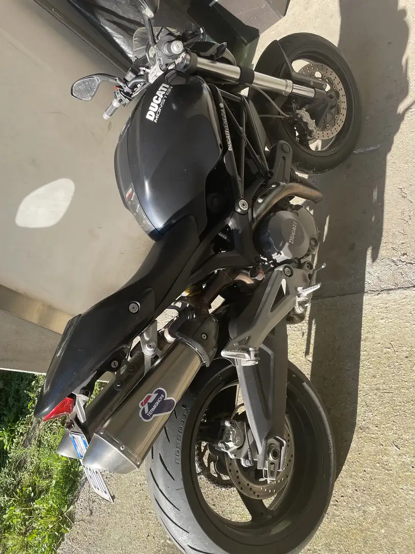 Ducati Monster 696 - 1