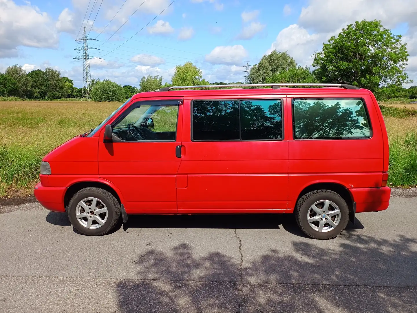 Volkswagen T4 Caravelle 2,5-l-Diesel 65kW mit Camperausbau Rosso - 1