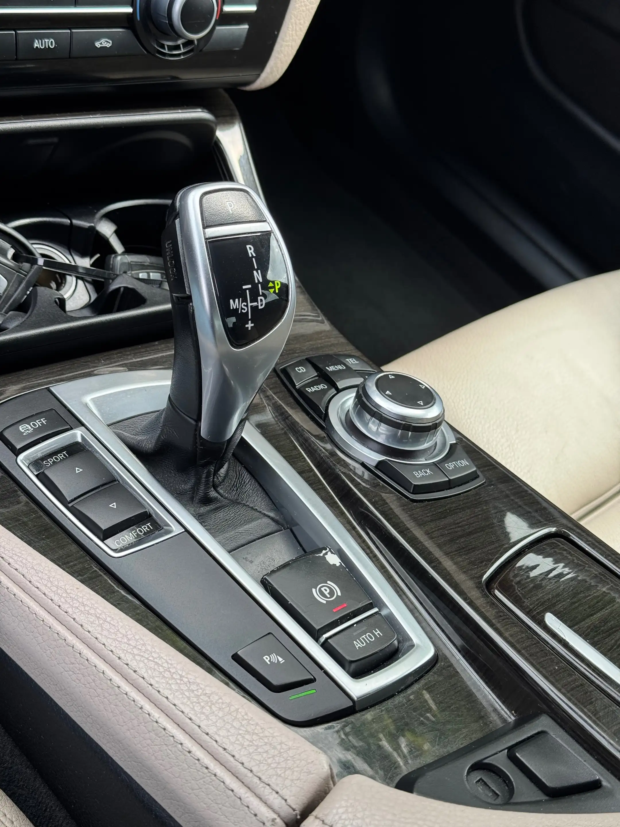 BMW 525 525D // AUTOMATIQUE // CUIR // GPS // CAMERA — photo 10