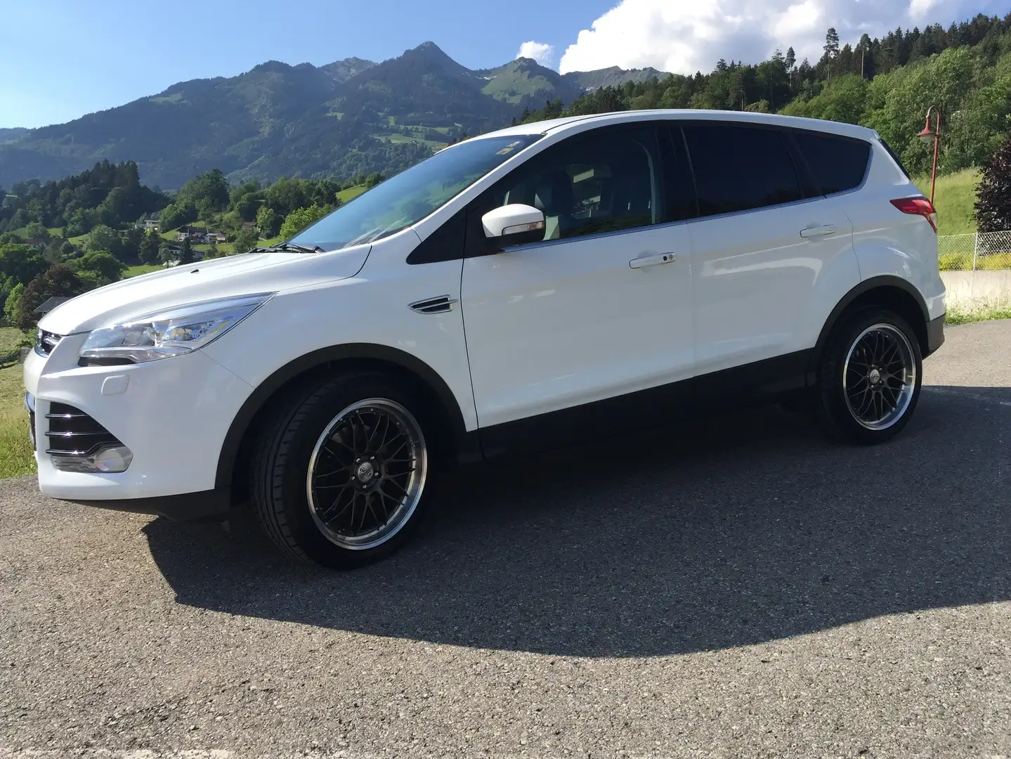 Ford Kuga 2,0 TDCi Titanium - 1