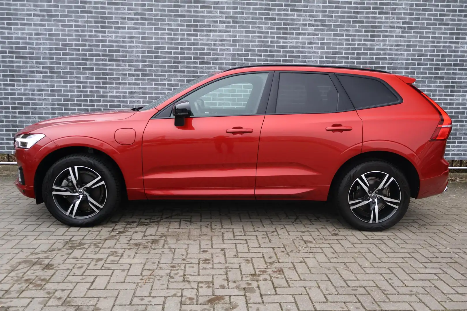 Volvo XC60 2.0 Recharge T6 AWD R-Design | Trekhaak | Harman/k Rood - 2