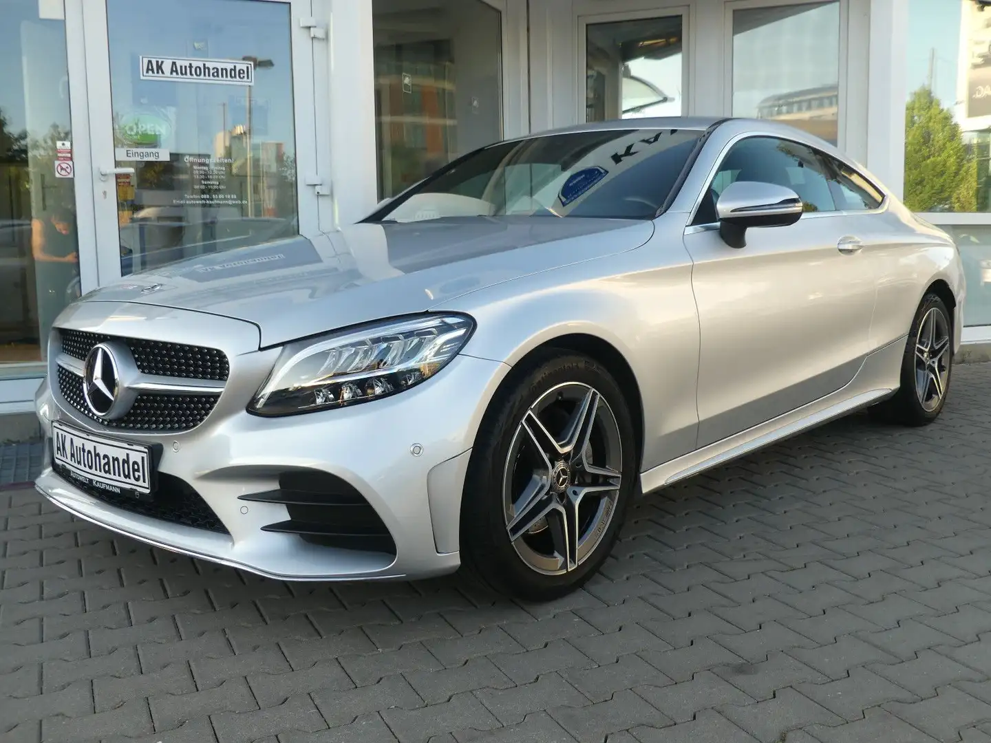 Mercedes-Benz C 180 Coupe AMG Line LED Kamera Navi Argent - 1