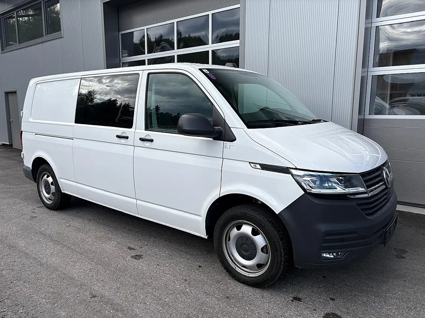 Volkswagen T6.1 Kastenwagen Plus LR 2,0 TDI 4Motion **2x S... Weiß - 2