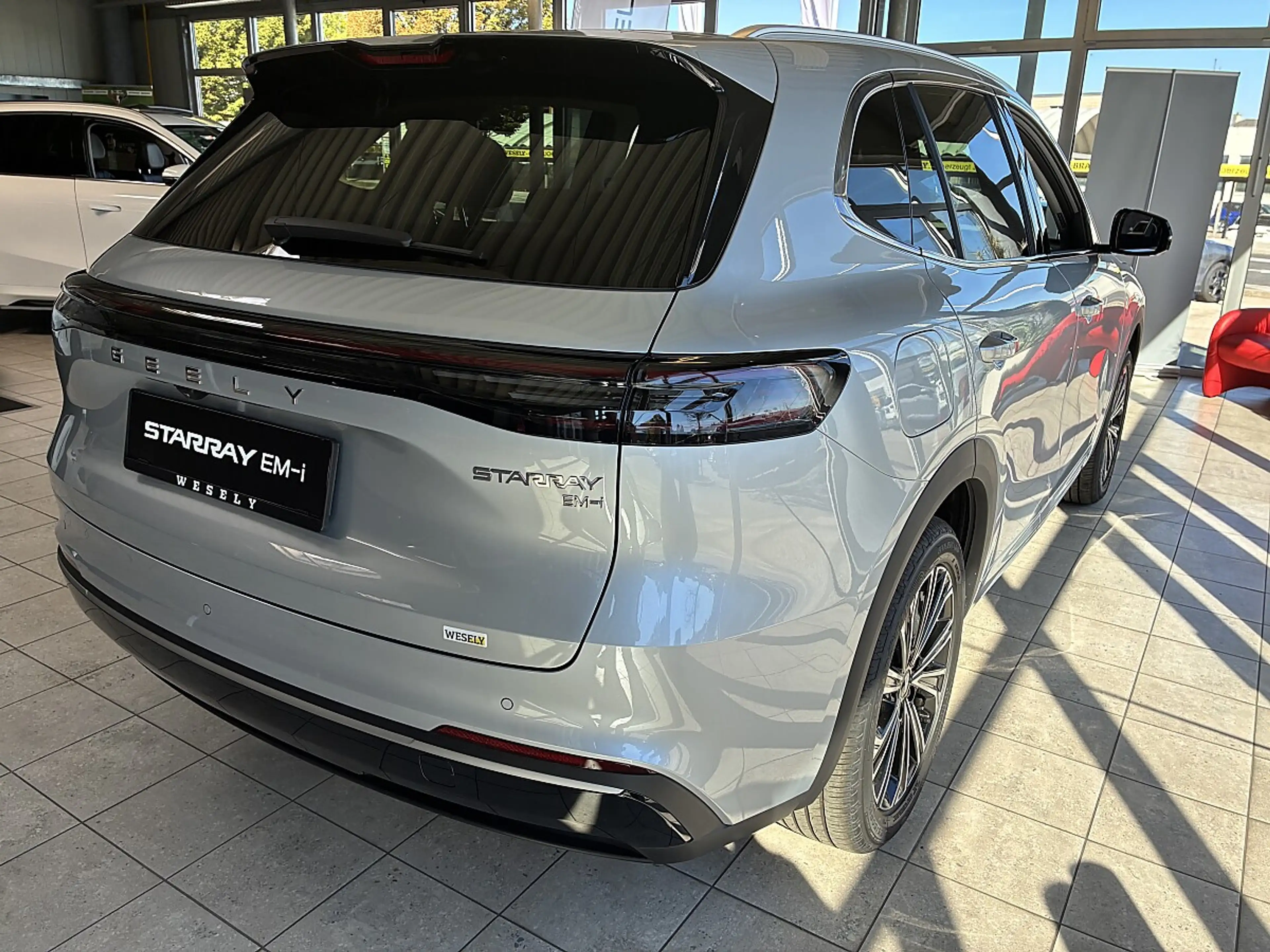 Geely Others Starray EM-i PHEV MAX+ — photo 3