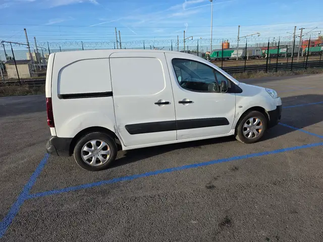 2013 Peugeot Partner in White for sale
