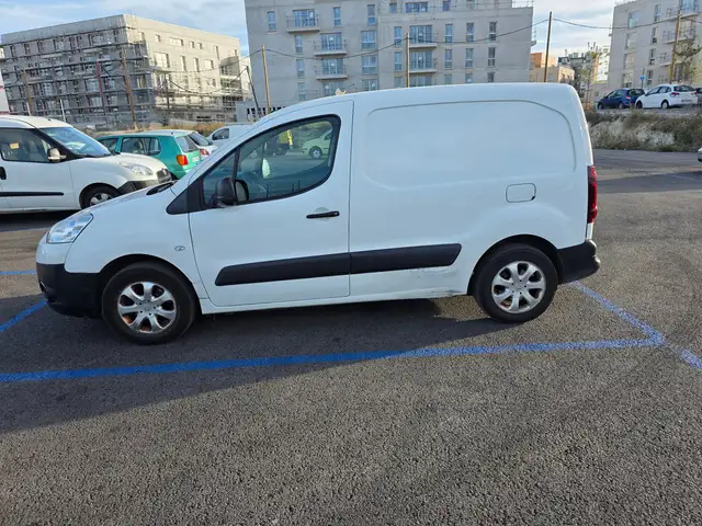 Peugeot Partner view 2