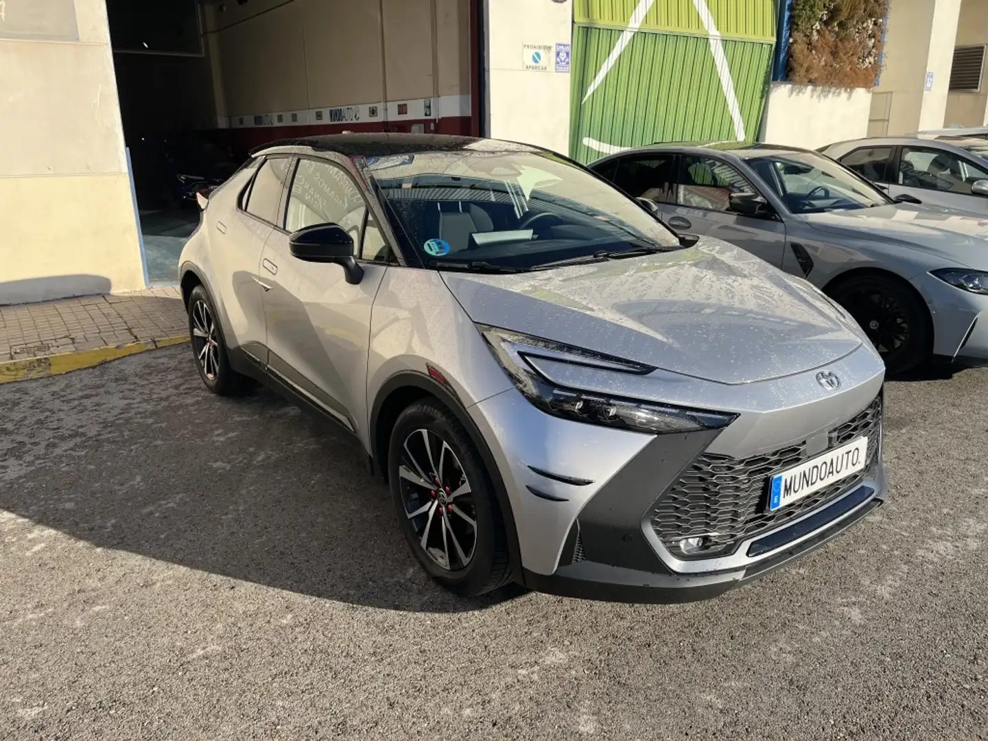 Toyota C-HR 140H Advance Grau - 1