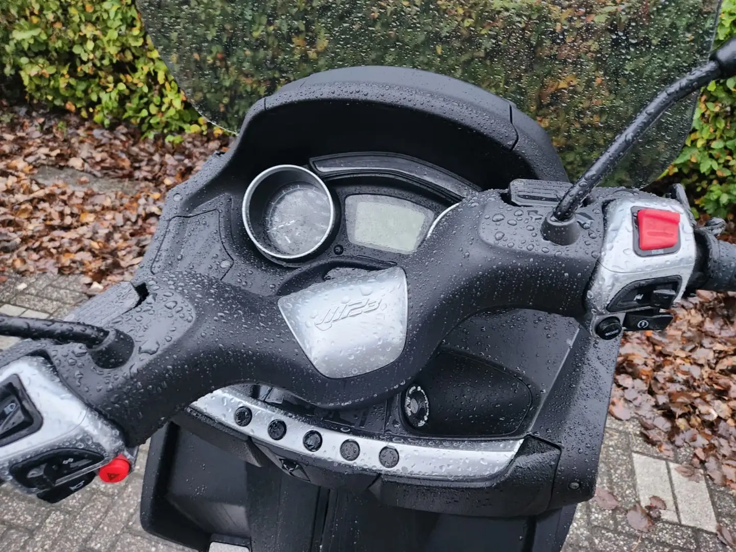 Piaggio MP3 500 LT Zwart - 2