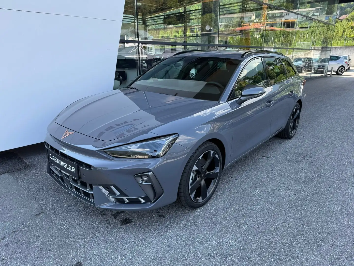 CUPRA Leon 2.0 TSI 204 PS DSG 4Drive Grau - 1