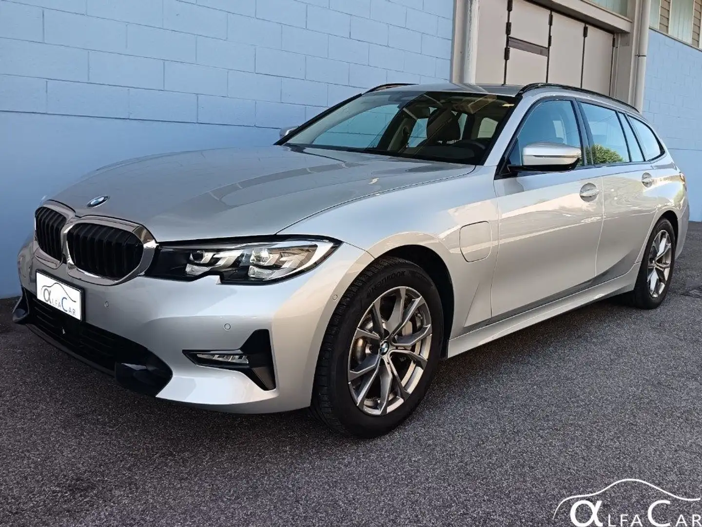 BMW 330 e xDrive Touring Sport Argento - 1