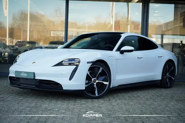 Porsche Taycan Performance 84 kWh / Pano / Warmtepomp / Bose / Lu