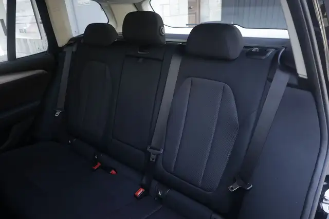 BMW X3 view 3