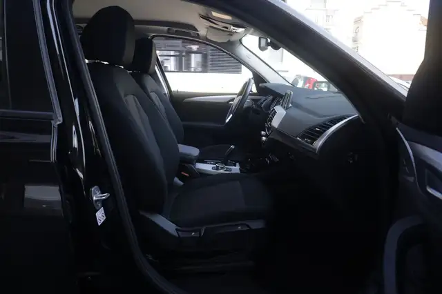 BMW X3 view 12