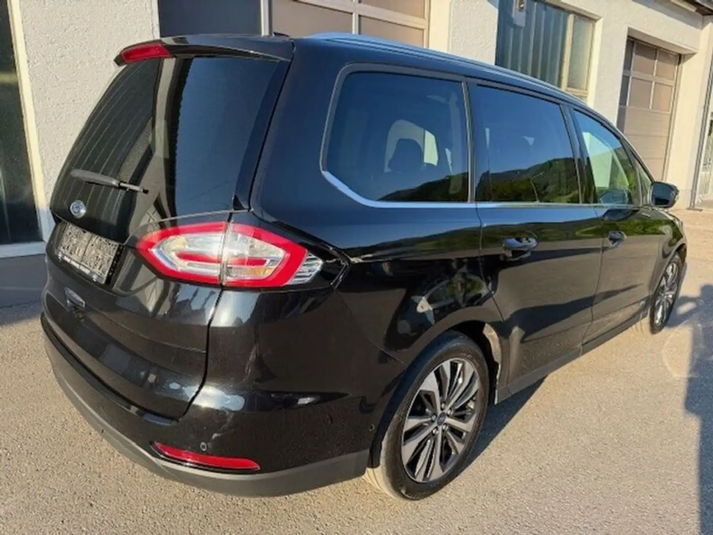 Ford Galaxy 2,0 EcoBlue SCR AWD Titanium Aut. Noir - 2