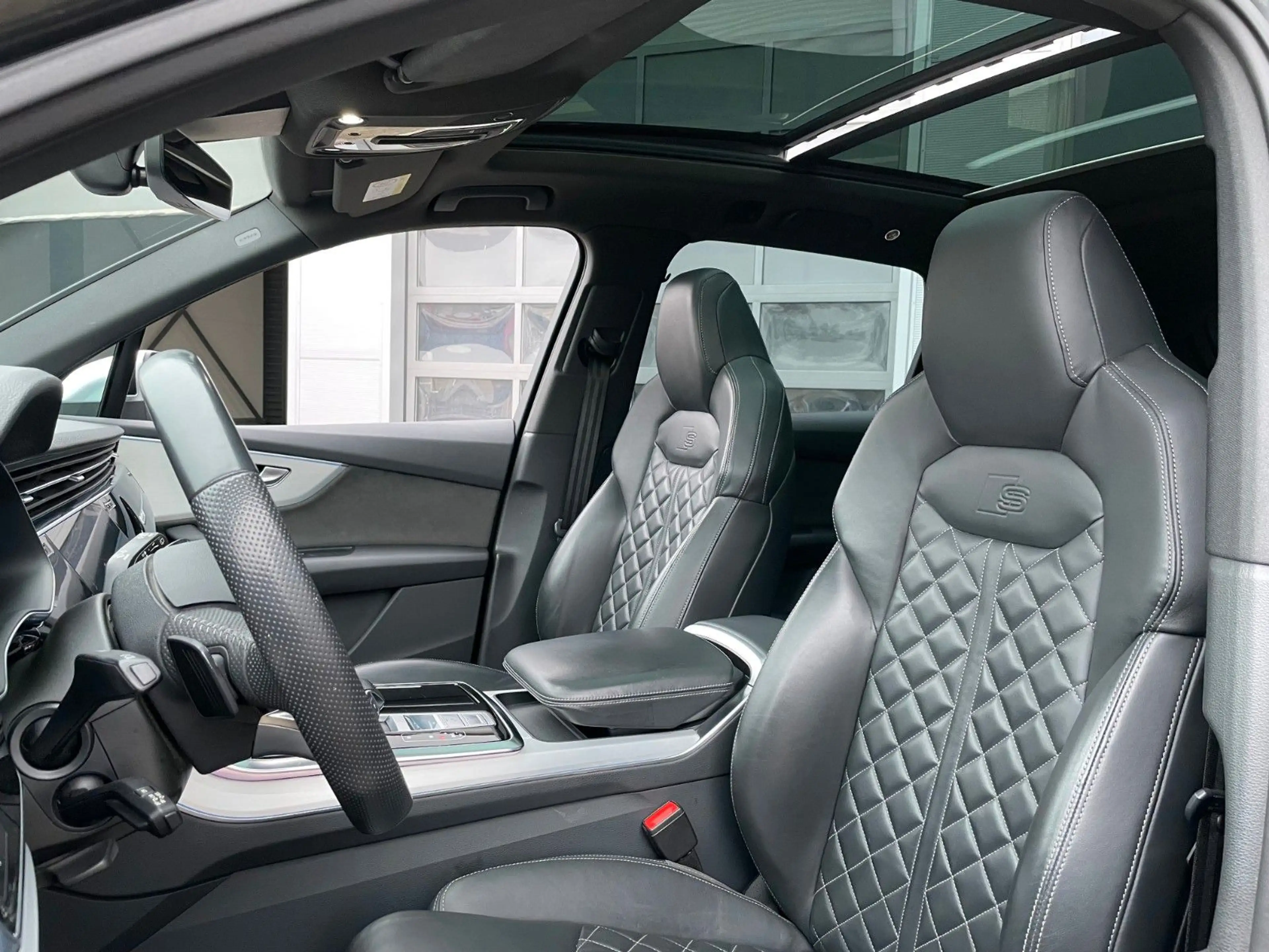 Audi SQ7 4.0 QUATTRO TDI, S-SITZE RAUTE, PANO, 22" — photo 4