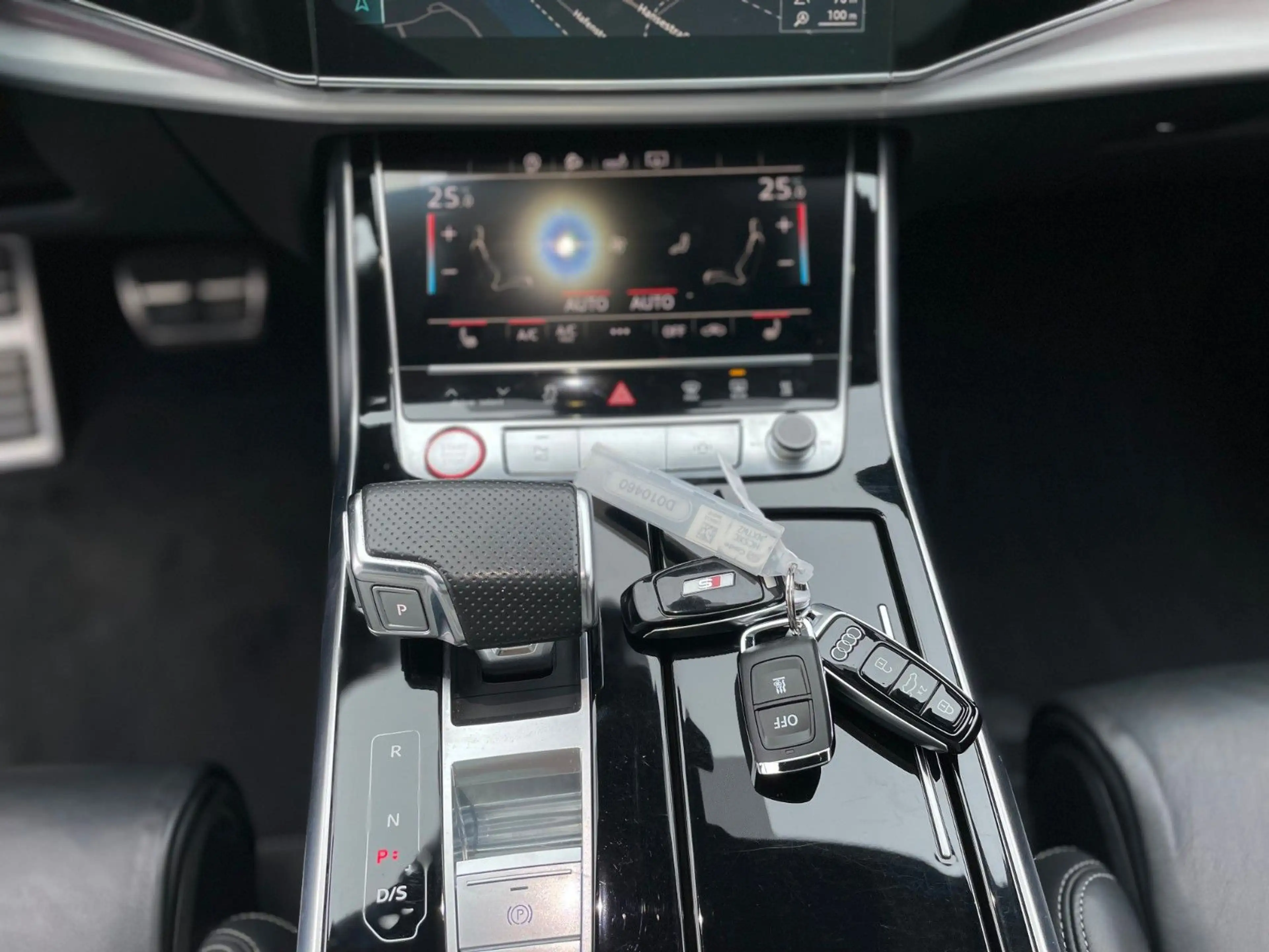 Audi SQ7 4.0 QUATTRO TDI, S-SITZE RAUTE, PANO, 22" — photo 12
