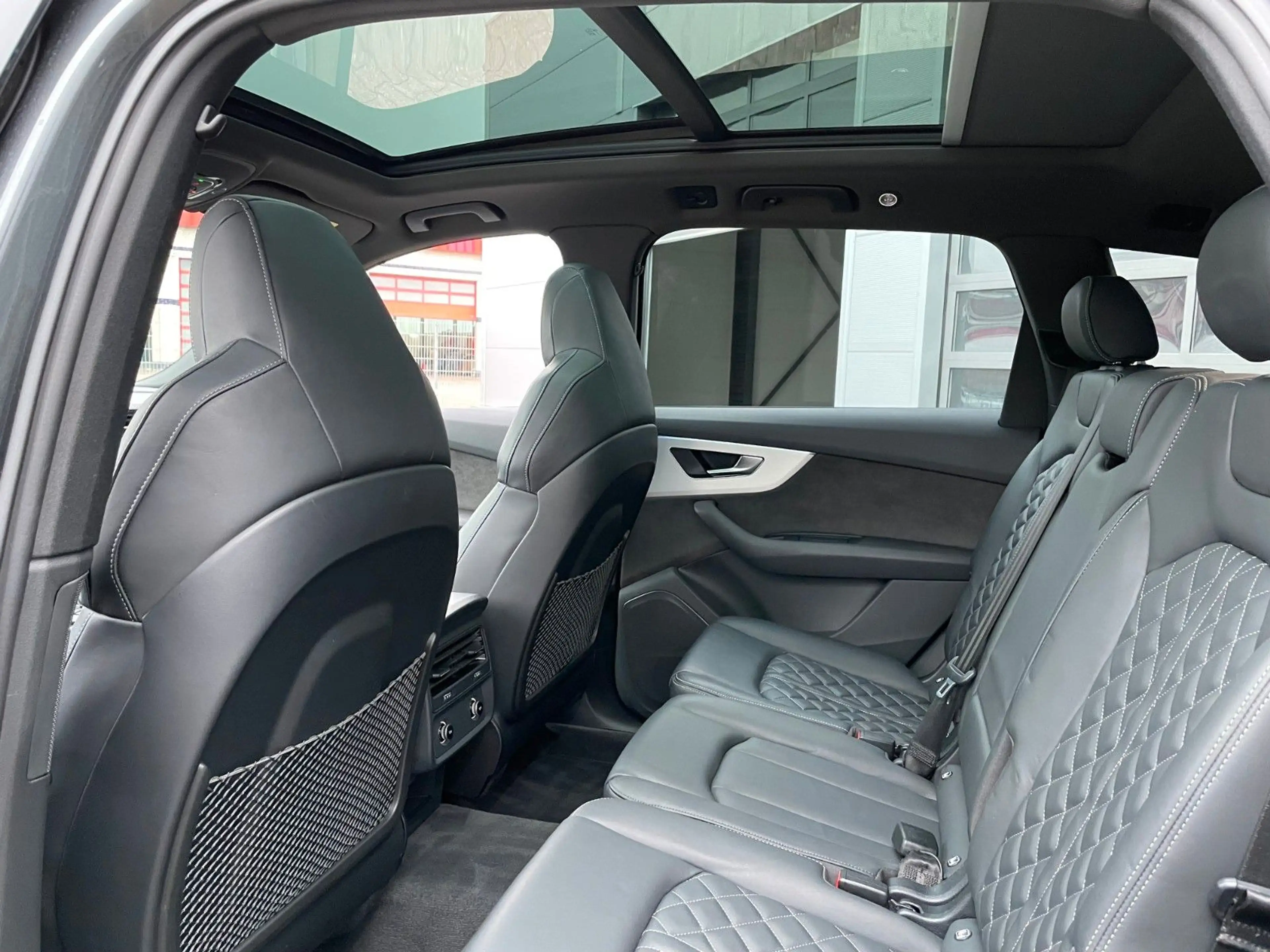 Audi SQ7 4.0 QUATTRO TDI, S-SITZE RAUTE, PANO, 22" — photo 14