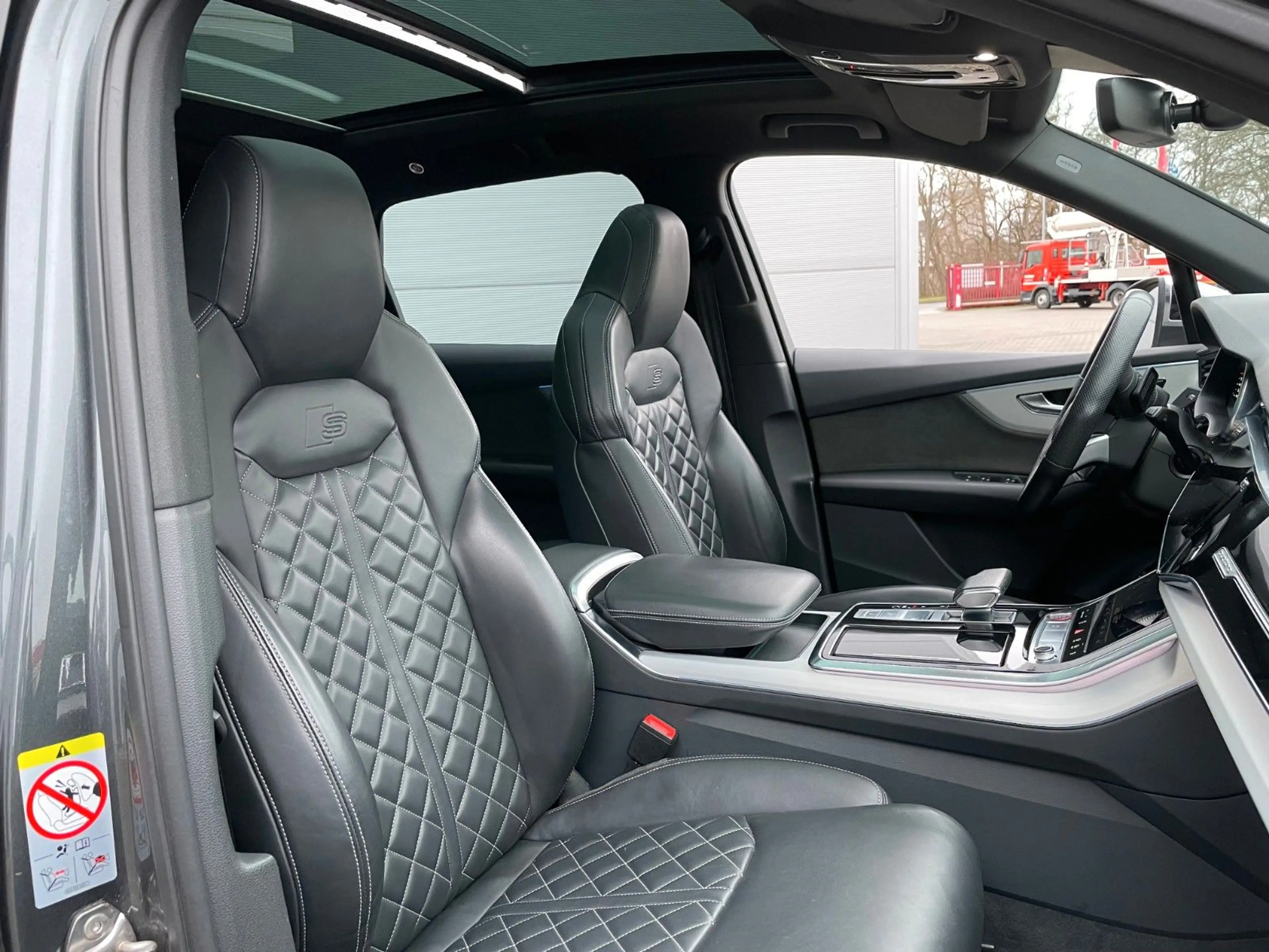 Audi SQ7 4.0 QUATTRO TDI, S-SITZE RAUTE, PANO, 22" — photo 6