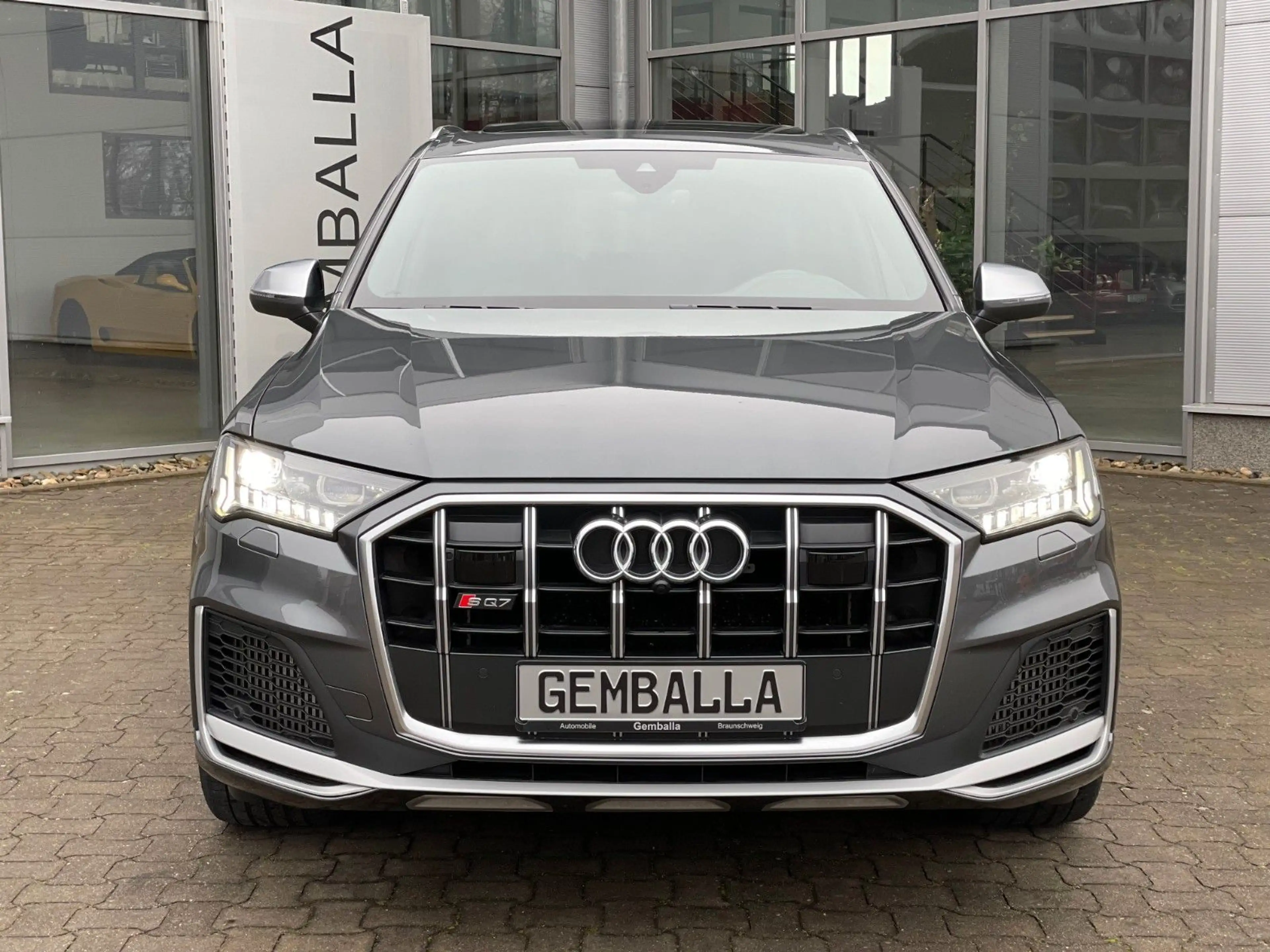 Audi SQ7 4.0 QUATTRO TDI, S-SITZE RAUTE, PANO, 22" — photo 13
