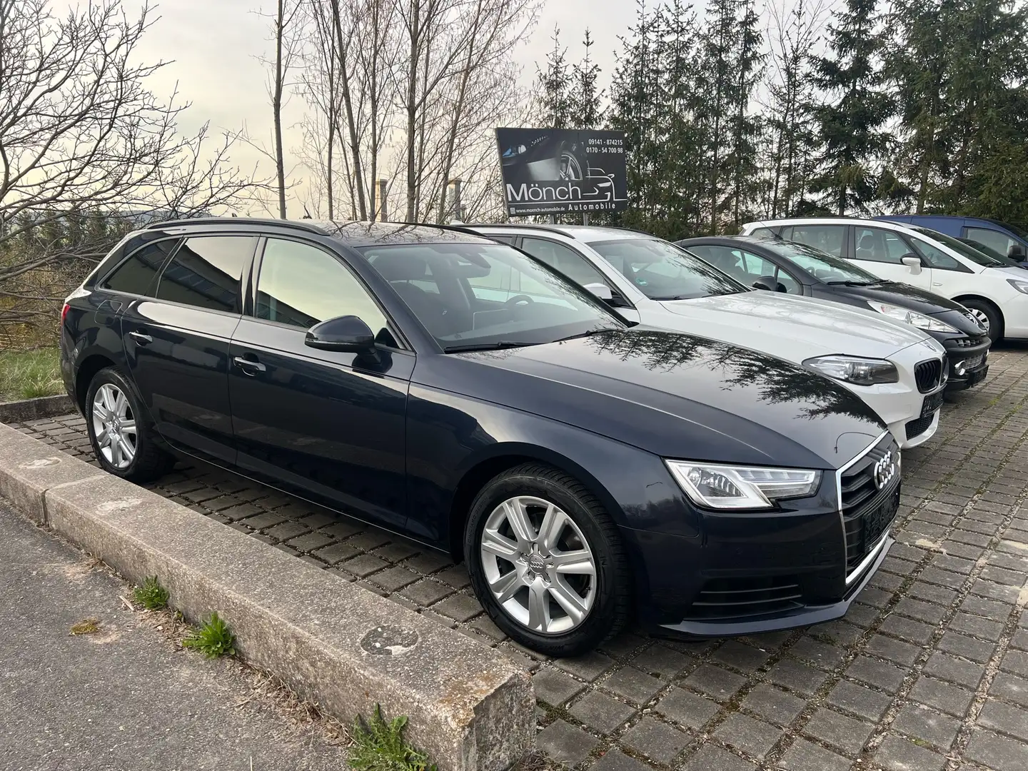 Audi A4 basis Blau - 1