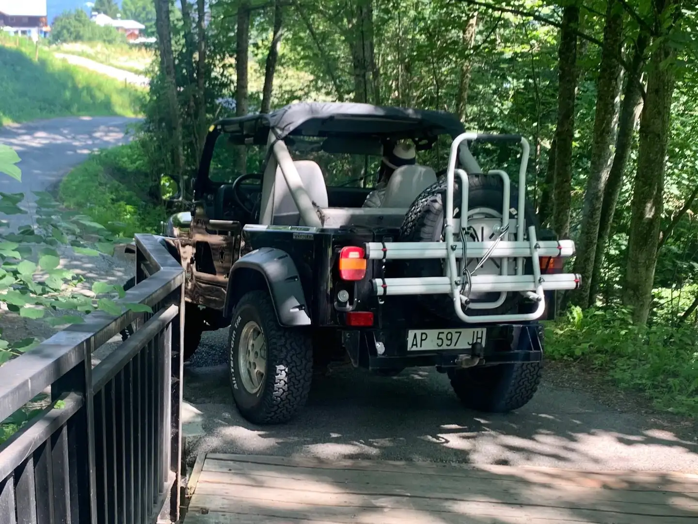 Jeep Wrangler Wrangler Hard Top 2.5 Laredo Чорний - 2