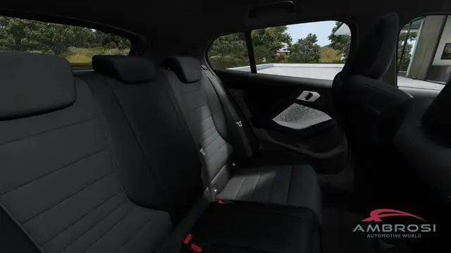 BMW 1 Series view 13