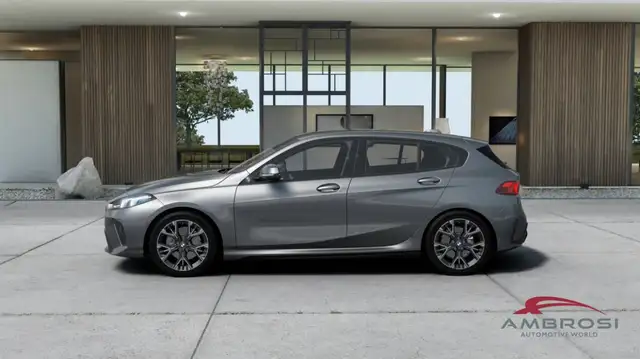 BMW 1 Series view 3