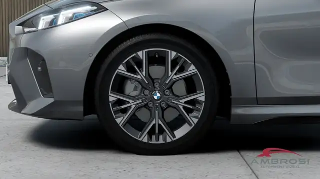 BMW 1 Series view 8