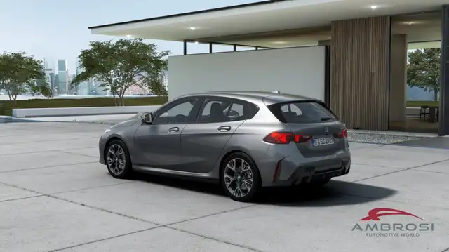 BMW 1 Series view 2