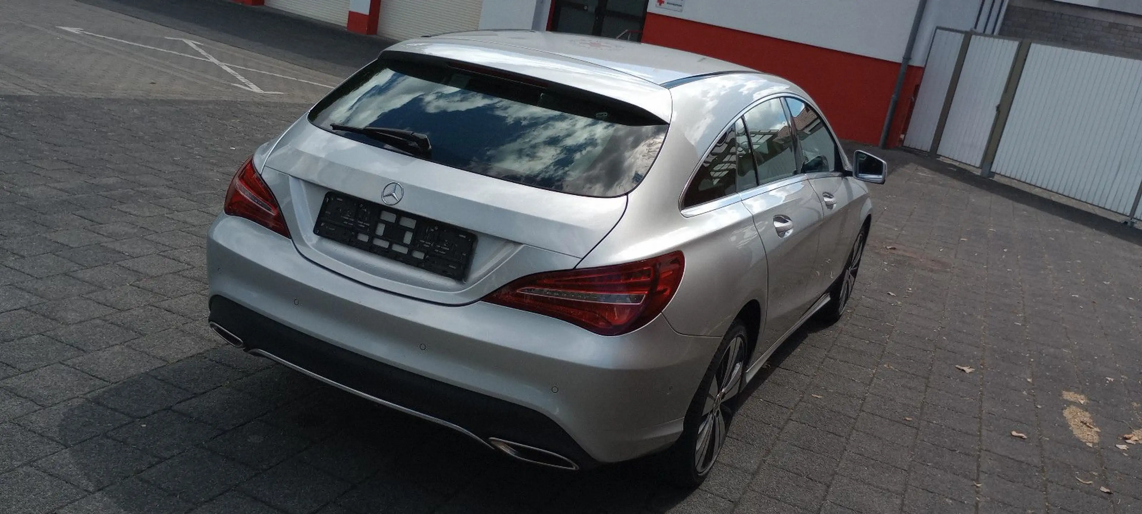 Mercedes-Benz CLA 220 4Matic DCT NaviRückf eHeckkScheckheft — photo 15
