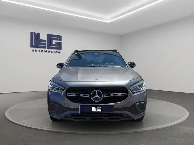 Mercedes-Benz Gla view 2