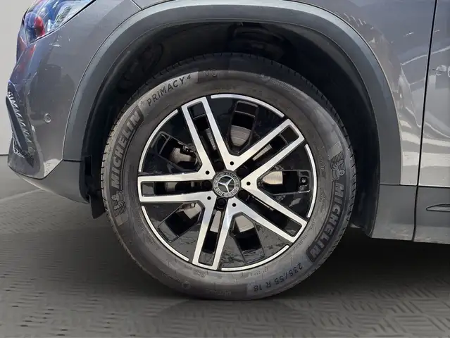Mercedes-Benz Gla view 9