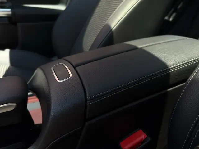Mercedes-Benz Gla view 14